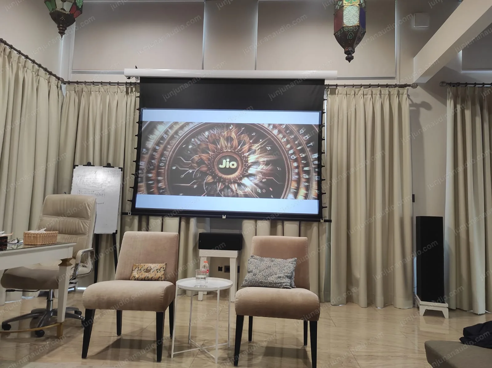 Ruang home theater Batu Nunggal 02