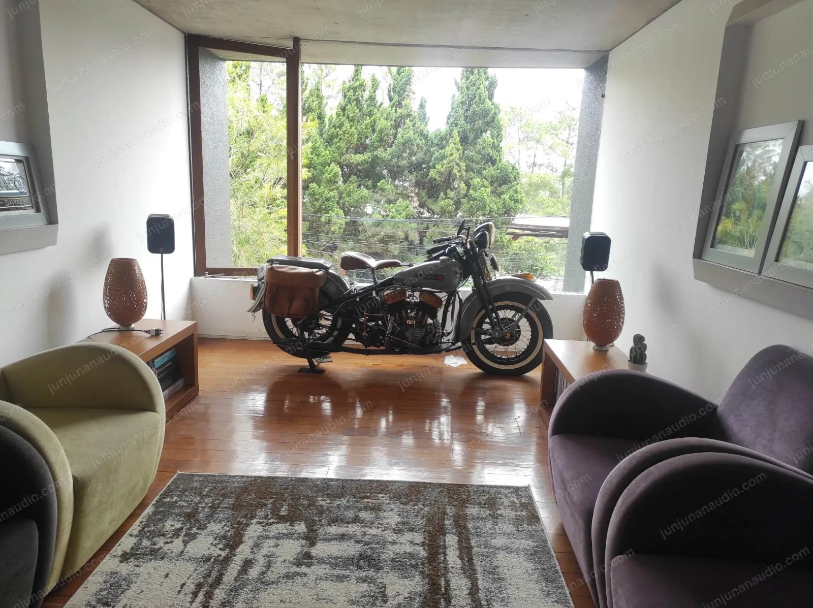 Ruang home theater dan karaoke Dago Resort 02