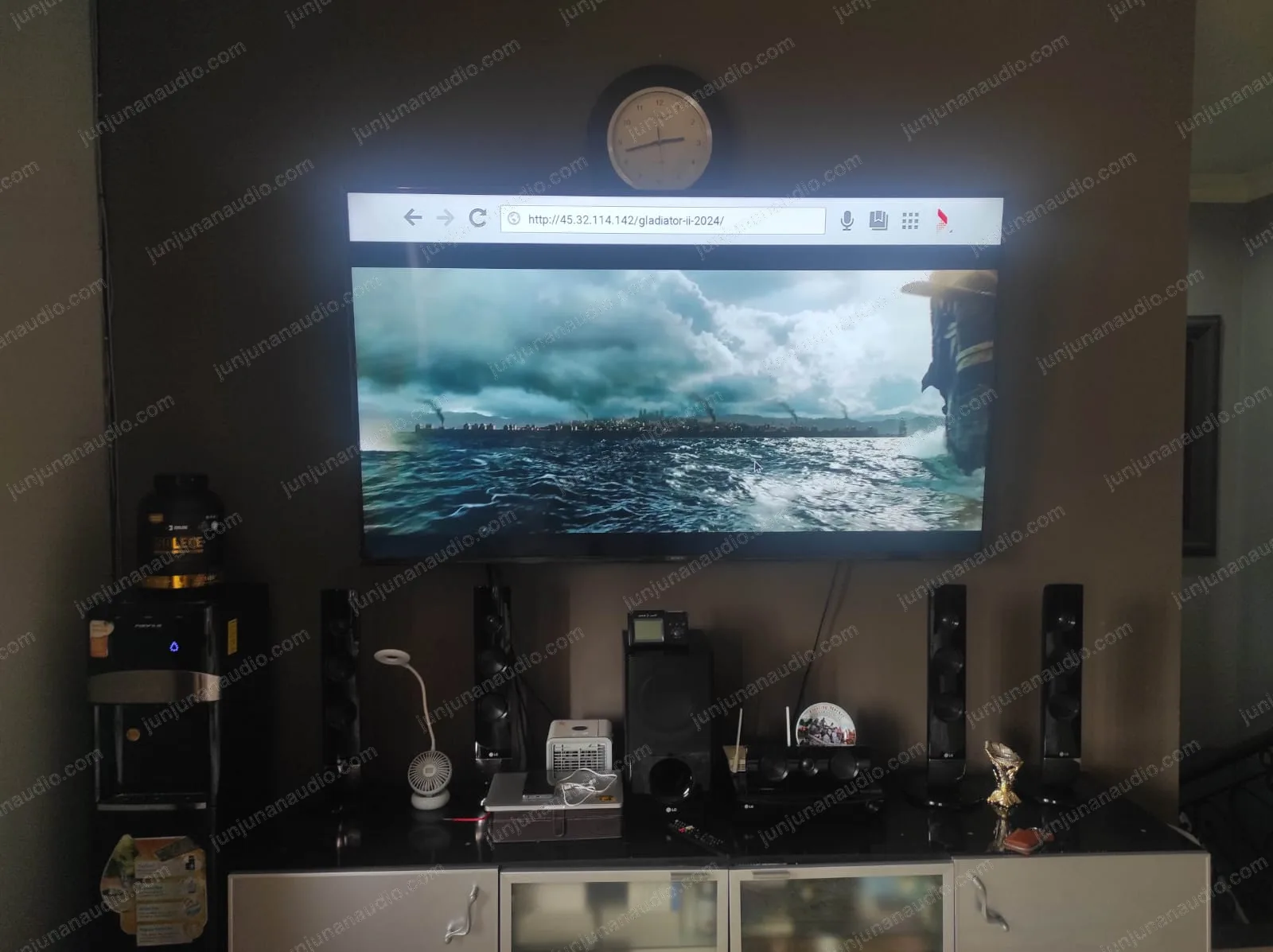 Ruang home theater dan karaoke Dago Resort 07