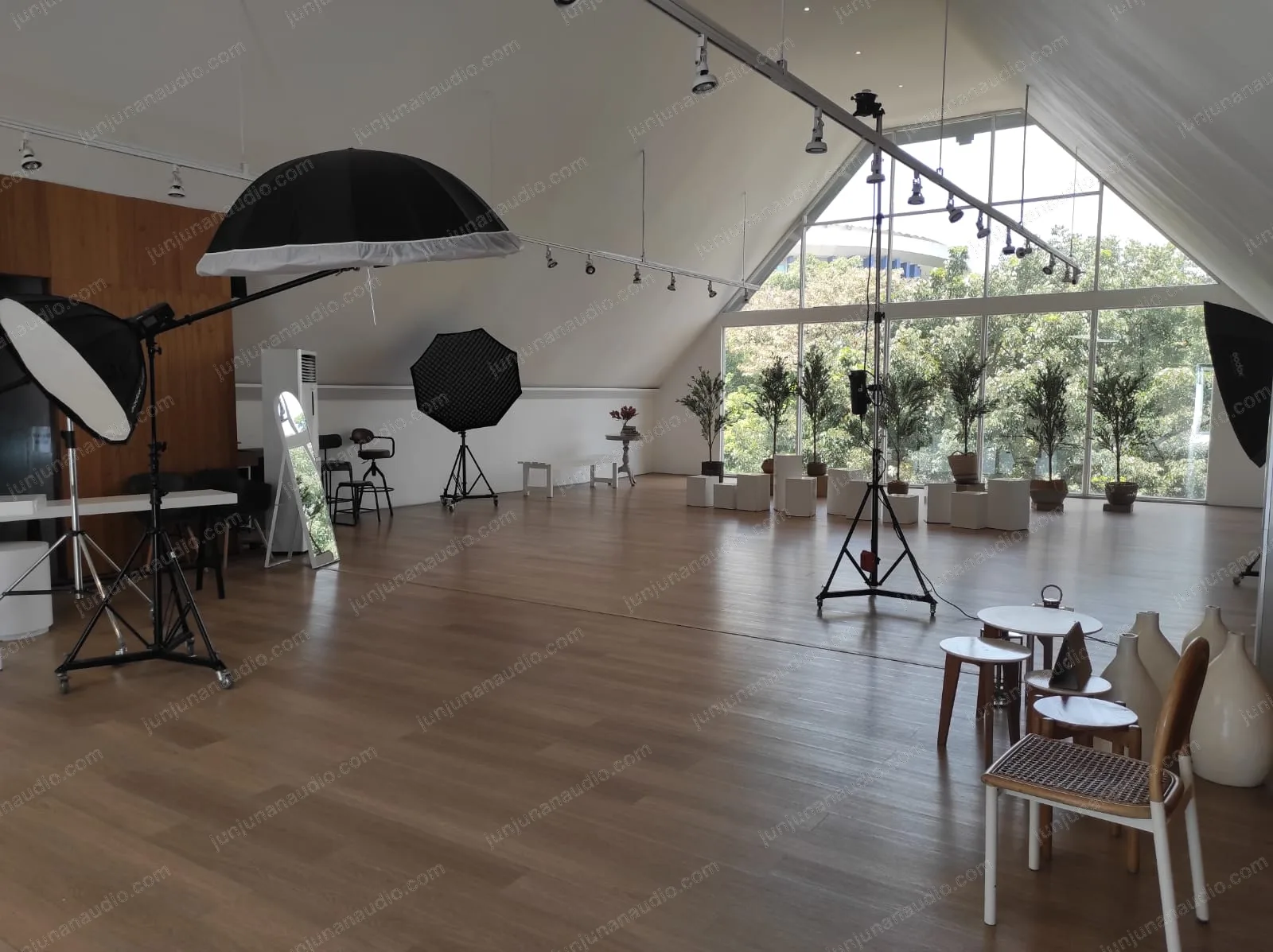 Instalasi audio Jonas Photo Bandung 04